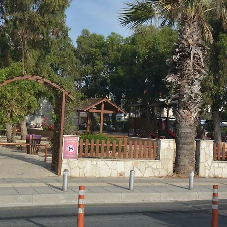 Cozy By The Sea Appartamento Larnaca